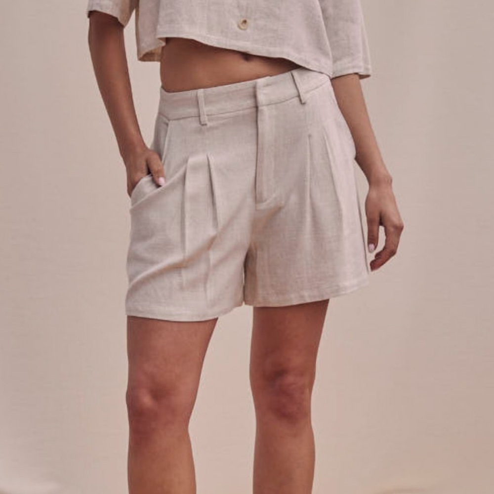 West of Melrose Tilly’s Women's Linen Oatmeal Shorts Size X-Small